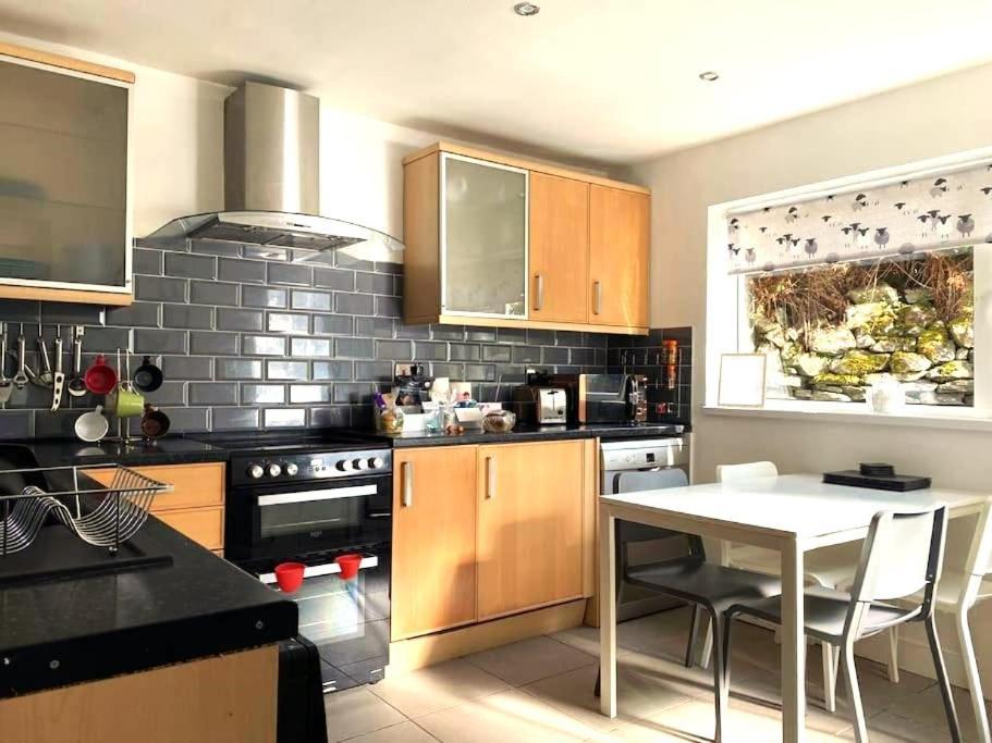 Zipworld Waterfalls Eryri Dogs Welcome 3 Bed Sleeps 5 Blaenau Ffestiniog Zewnętrze zdjęcie
